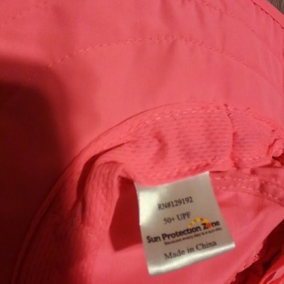 Sun hat fits most ages 3-10 - Picture 4 of 5